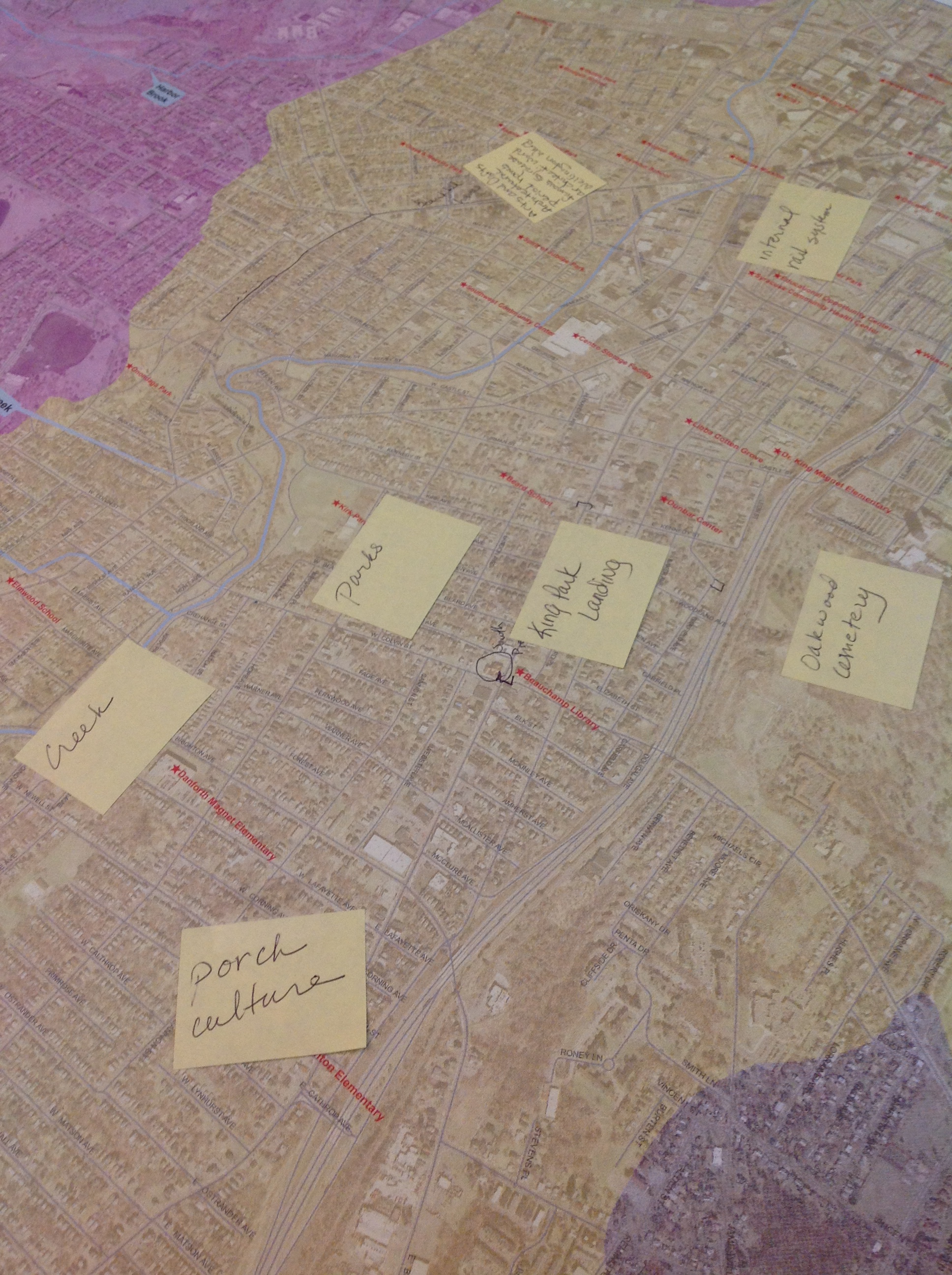 Residents suggests ideas for a artistic map reflective of the South Side neighborhood. 